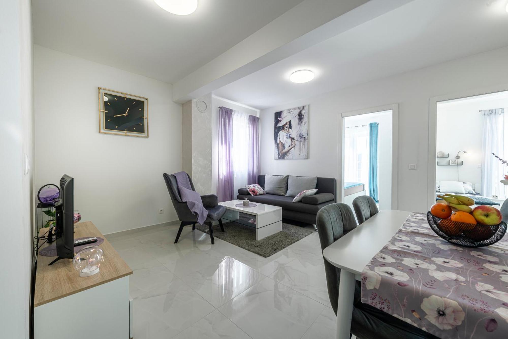 Apartments Kiki Mlini Bagian luar foto